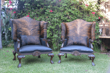 Warner lounge chair exhib.png